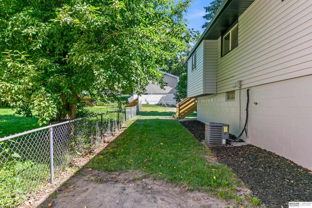 2118 S 122nd Avenue, Omaha, NE 68144