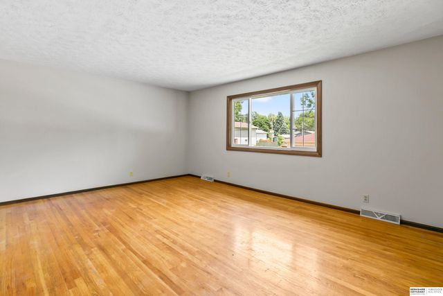 2118 S 122nd Avenue, Omaha, NE 68144