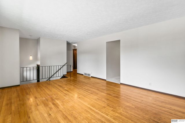 2118 S 122nd Avenue, Omaha, NE 68144