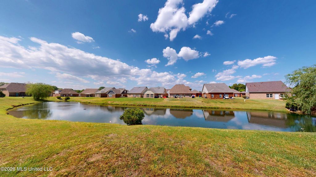 1326 Arbor Lake Drive, Horn Lake, MS 38637