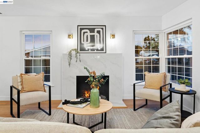 9946 Dante Ave, Oakland, CA 94603