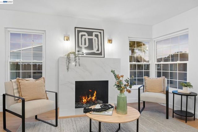 9946 Dante Ave, Oakland, CA 94603