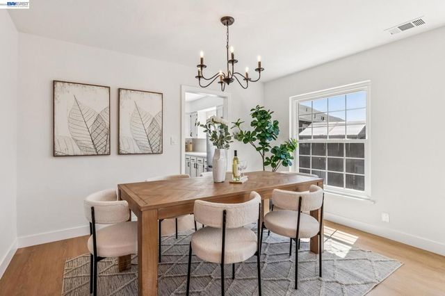9946 Dante Ave, Oakland, CA 94603