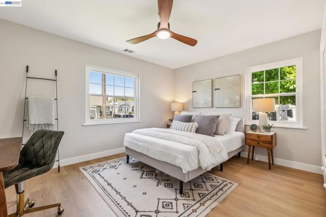 9946 Dante Ave, Oakland, CA 94603