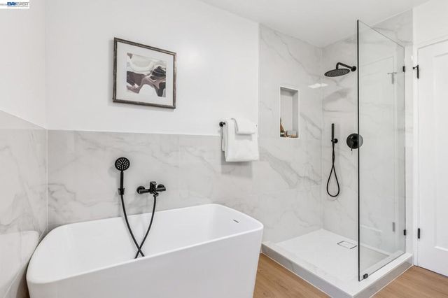 9946 Dante Ave, Oakland, CA 94603