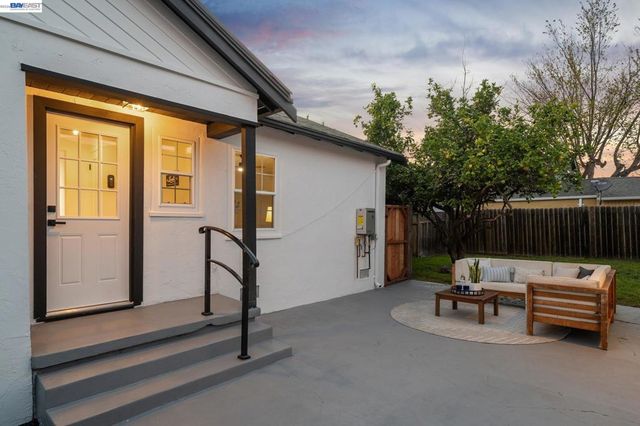 9946 Dante Ave, Oakland, CA 94603