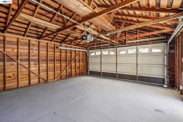 9946 Dante Ave, Oakland, CA 94603