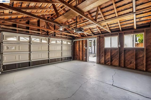 9946 Dante Ave, Oakland, CA 94603