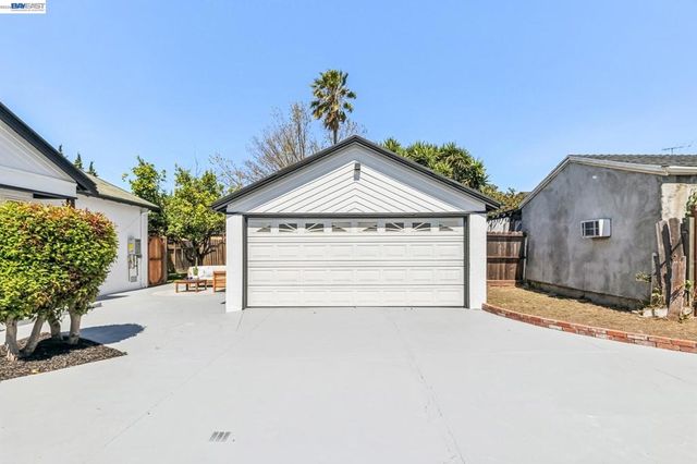 9946 Dante Ave, Oakland, CA 94603