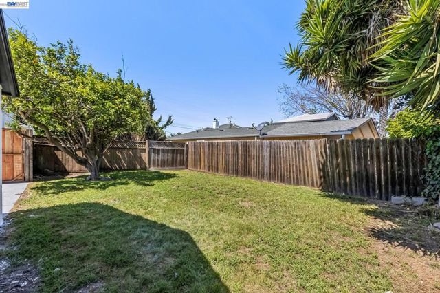 9946 Dante Ave, Oakland, CA 94603