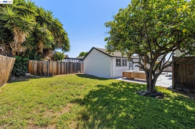 9946 Dante Ave, Oakland, CA 94603