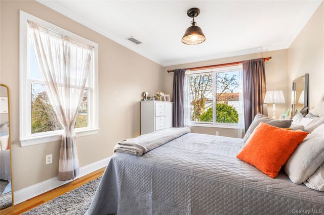 2 GOLDWIN Street 2, Rye, NY 10580