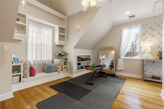 2 GOLDWIN Street 2, Rye, NY 10580