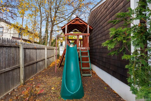 2 GOLDWIN Street 2, Rye, NY 10580