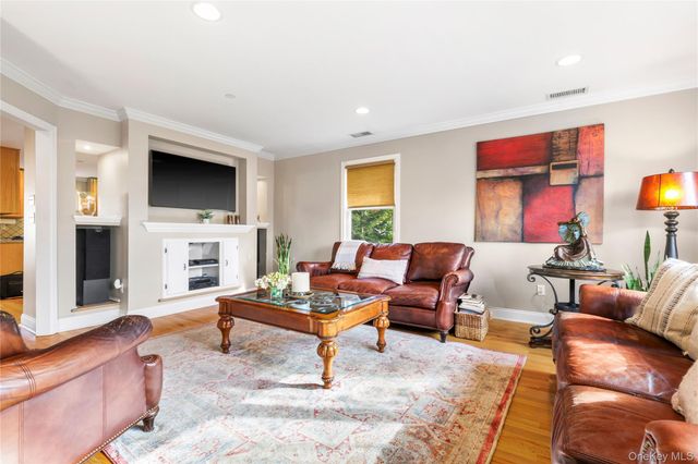 2 GOLDWIN Street 2, Rye, NY 10580