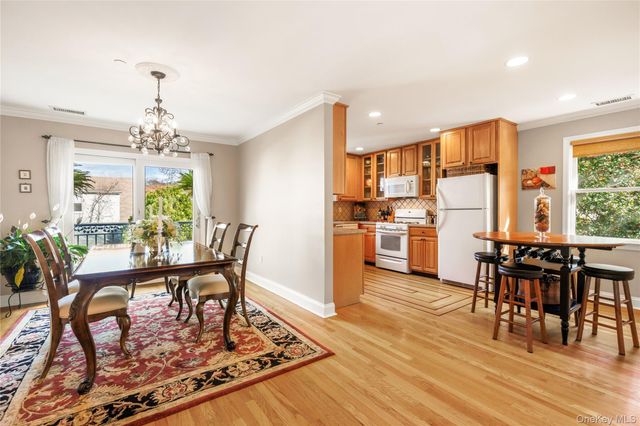 2 GOLDWIN Street 2, Rye, NY 10580