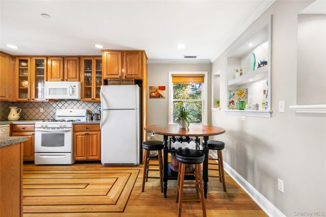 2 GOLDWIN Street 2, Rye, NY 10580