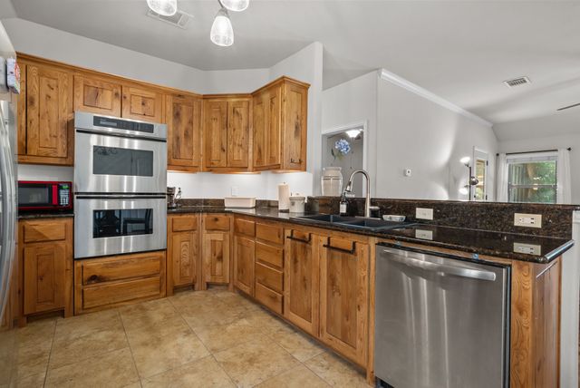 1261 Newcastle Drive, Weatherford, TX 76086