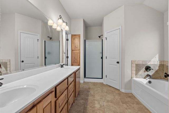 1261 Newcastle Drive, Weatherford, TX 76086