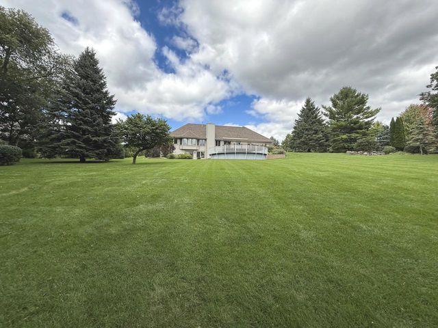 N53W27843 Hanover Hill ROAD, Sussex, WI 53089