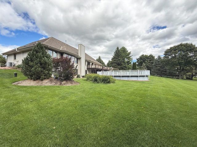 N53W27843 Hanover Hill ROAD, Sussex, WI 53089