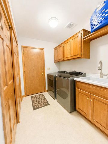 N53W27843 Hanover Hill ROAD, Sussex, WI 53089