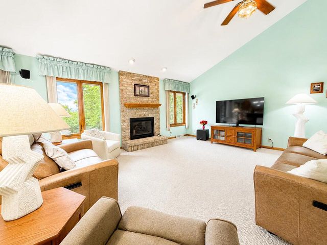 N53W27843 Hanover Hill ROAD, Sussex, WI 53089