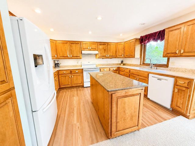 N53W27843 Hanover Hill ROAD, Sussex, WI 53089