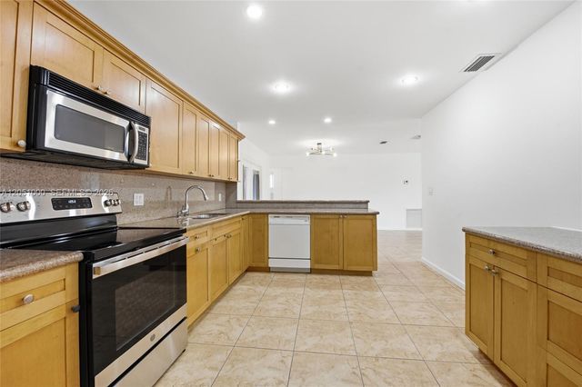 2901 Cleveland St, Hollywood, FL 33020