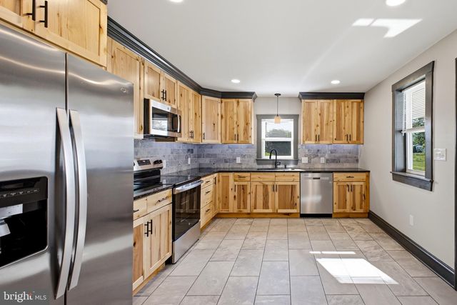 11 BRISTOL AVE, Luray, VA 22835