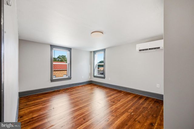 11 BRISTOL AVE, Luray, VA 22835
