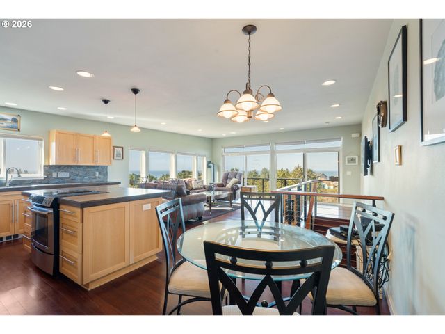 175 CRESCENT St, Oceanside, OR 97134