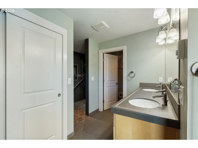 175 CRESCENT St, Oceanside, OR 97134