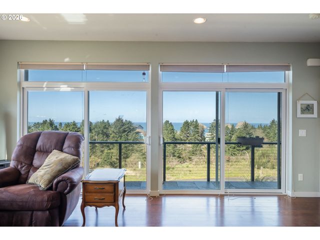 175 CRESCENT St, Oceanside, OR 97134
