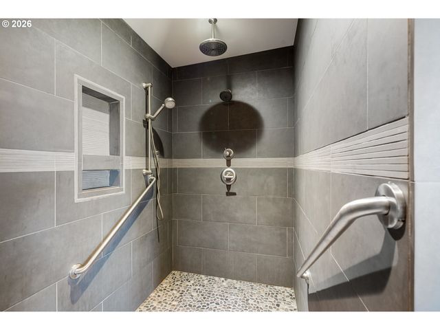 175 CRESCENT St, Oceanside, OR 97134