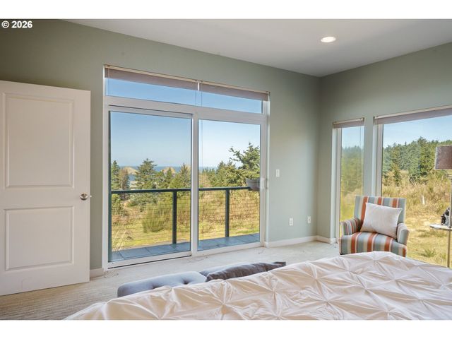 175 CRESCENT St, Oceanside, OR 97134