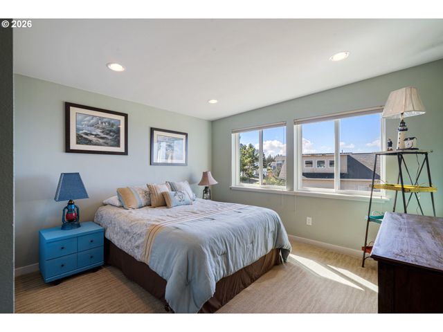 175 CRESCENT St, Oceanside, OR 97134