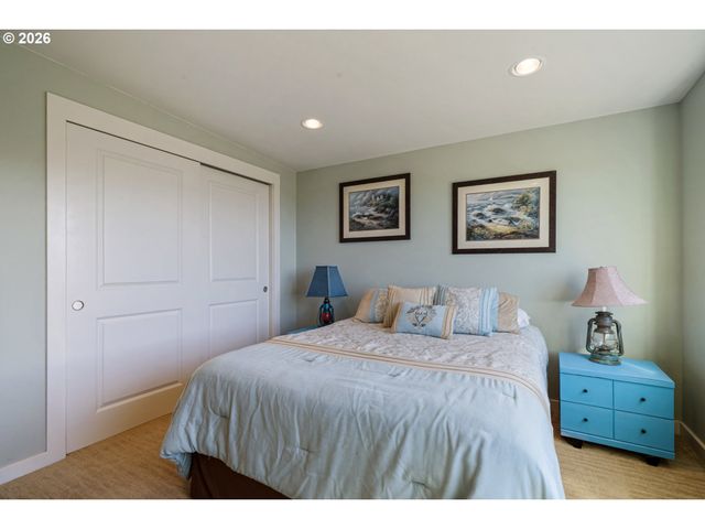 175 CRESCENT St, Oceanside, OR 97134