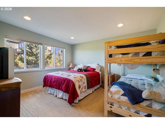 175 CRESCENT St, Oceanside, OR 97134