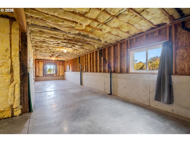 175 CRESCENT St, Oceanside, OR 97134