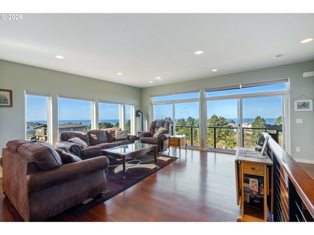 175 CRESCENT St, Oceanside, OR 97134