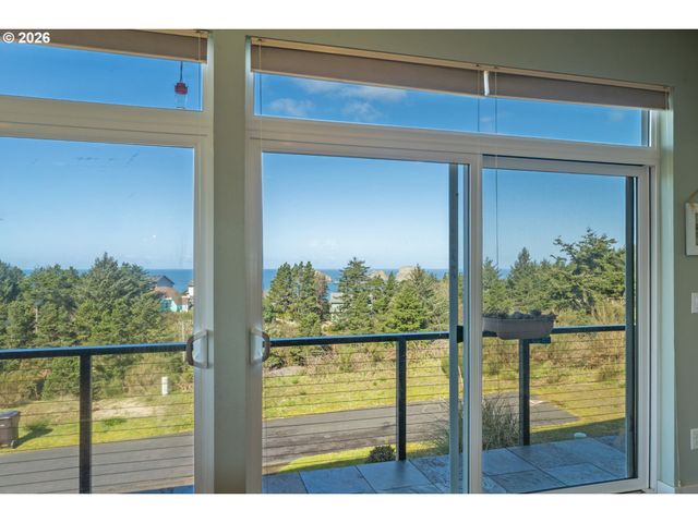 175 CRESCENT St, Oceanside, OR 97134