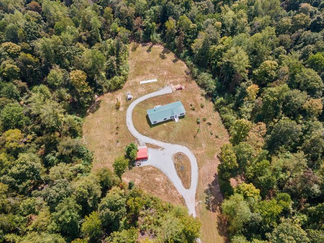 1147 Tonya Trl, Cumberland Furnace, TN 37051