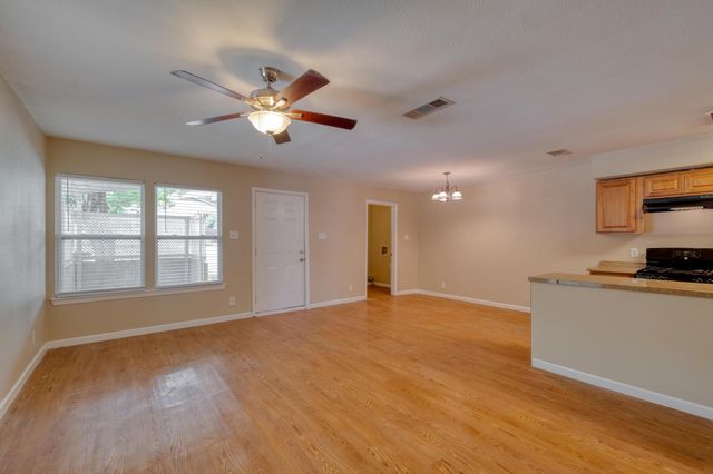 2700 Catalina DR A, Austin, TX 78741