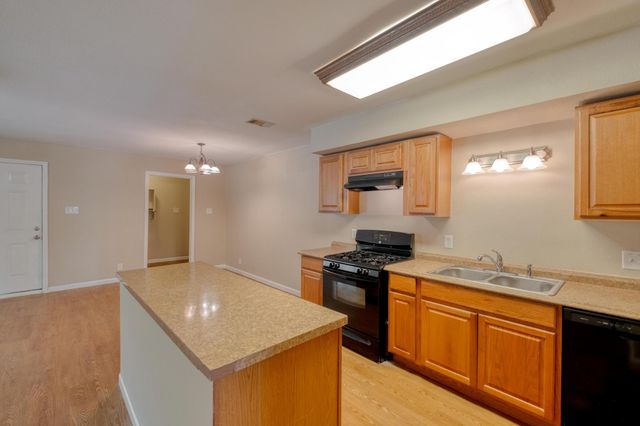 2700 Catalina DR A, Austin, TX 78741