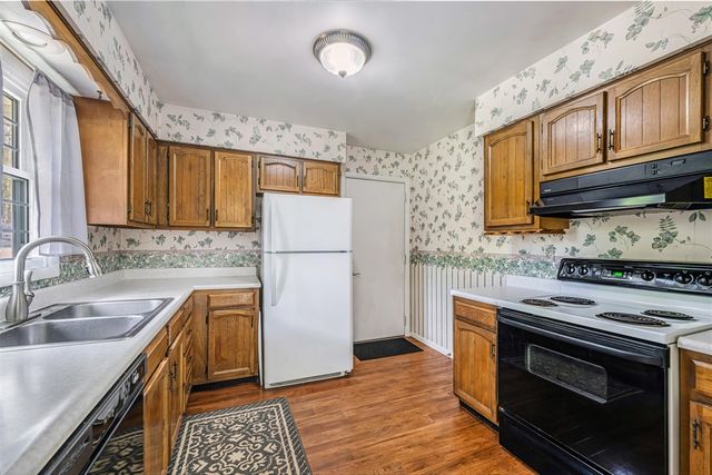 301 Sherman Drive, Marshall, MI 49068