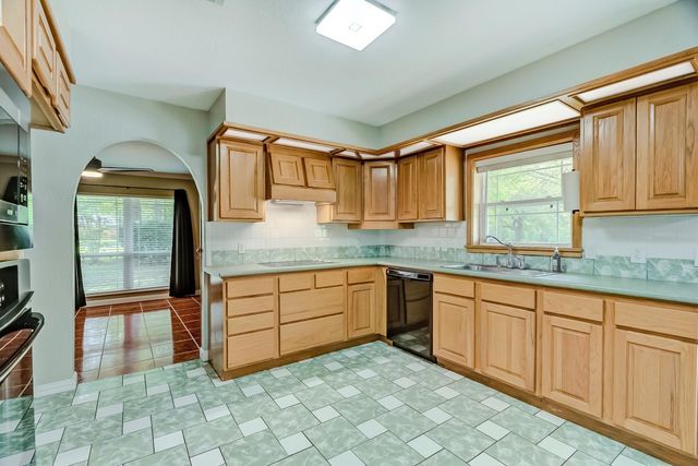 10995 Bonwell Loop, Kountze, TX 77625