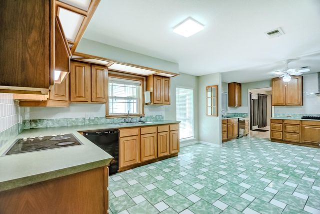 10995 Bonwell Loop, Kountze, TX 77625