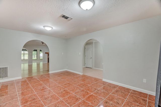 10995 Bonwell Loop, Kountze, TX 77625