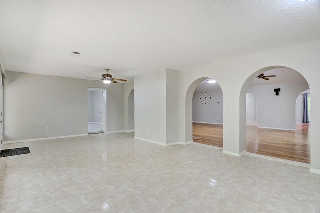 10995 Bonwell Loop, Kountze, TX 77625